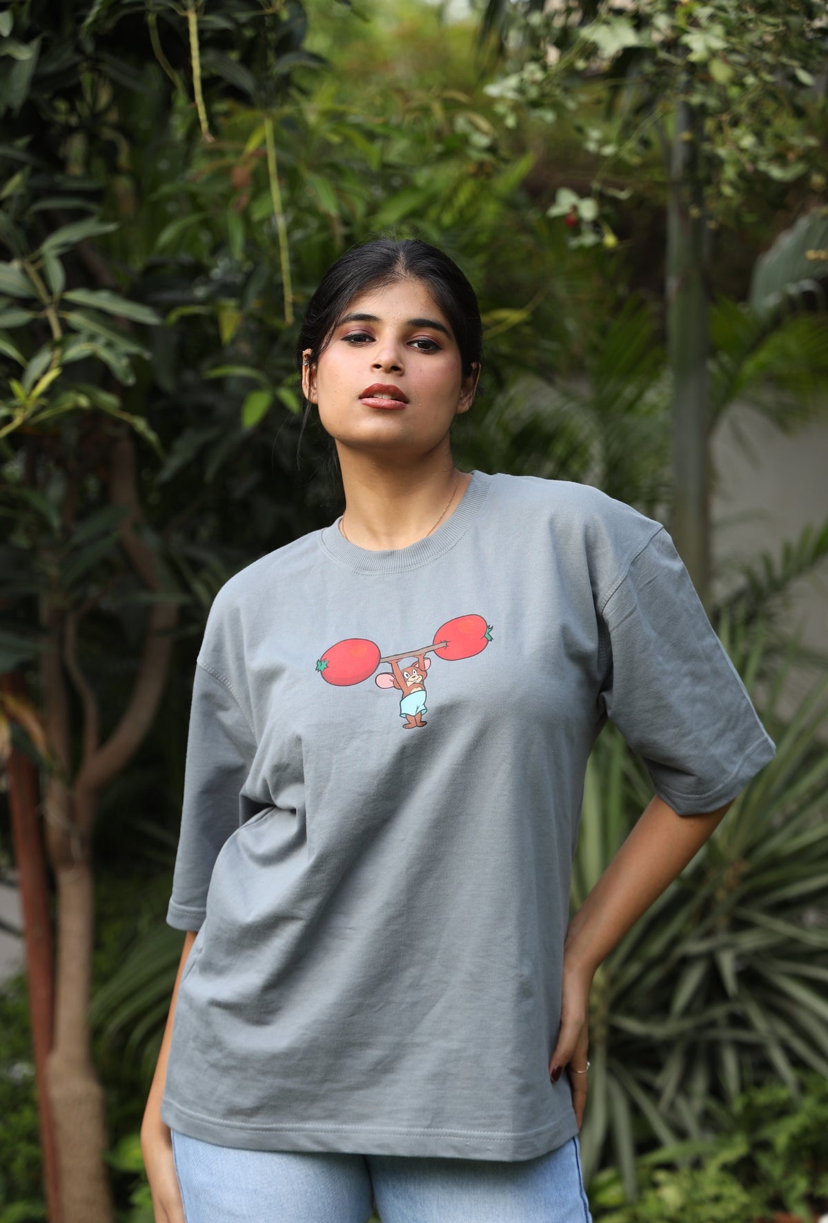 Lifting more tomatoes - Steel Blue