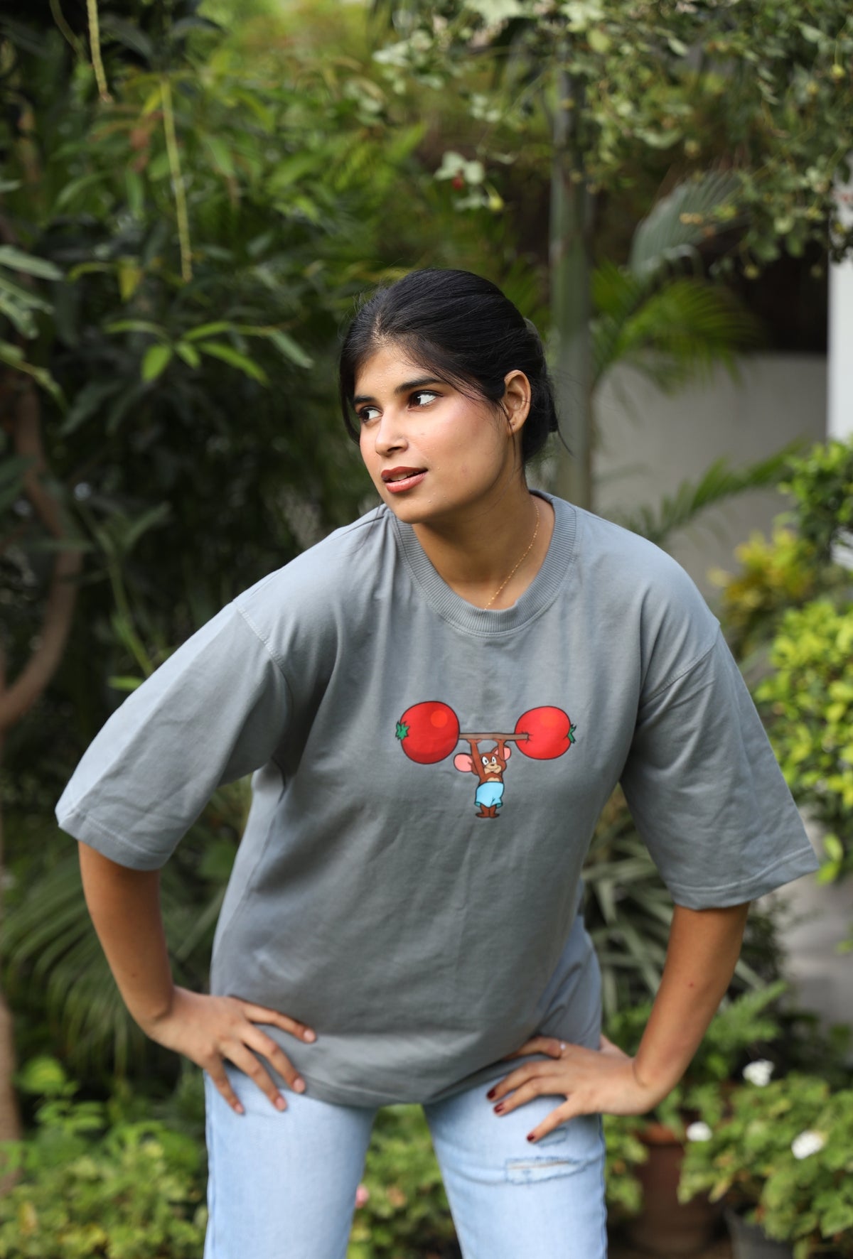 Lifting more tomatoes - Steel Blue