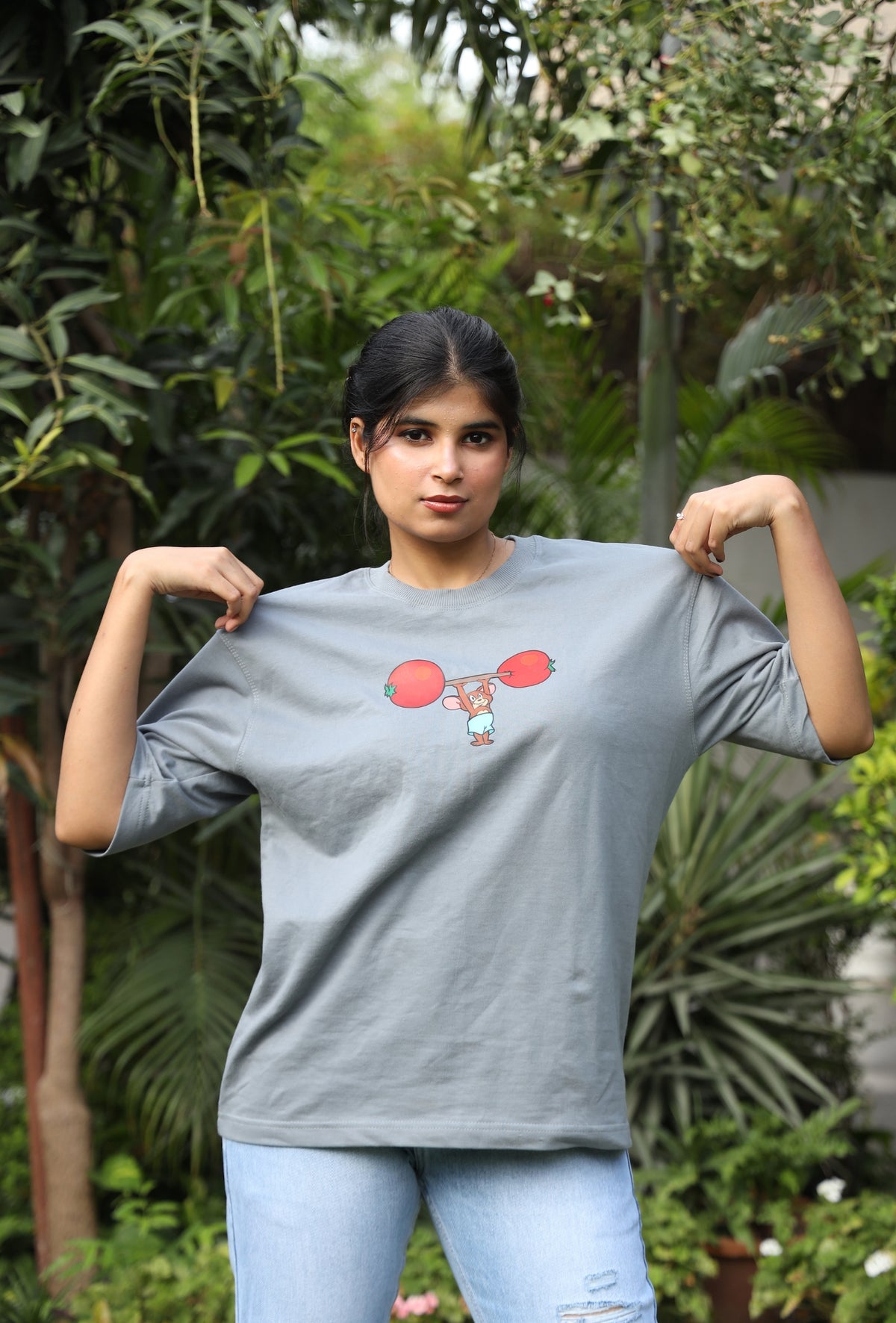 Lifting more tomatoes - Steel Blue